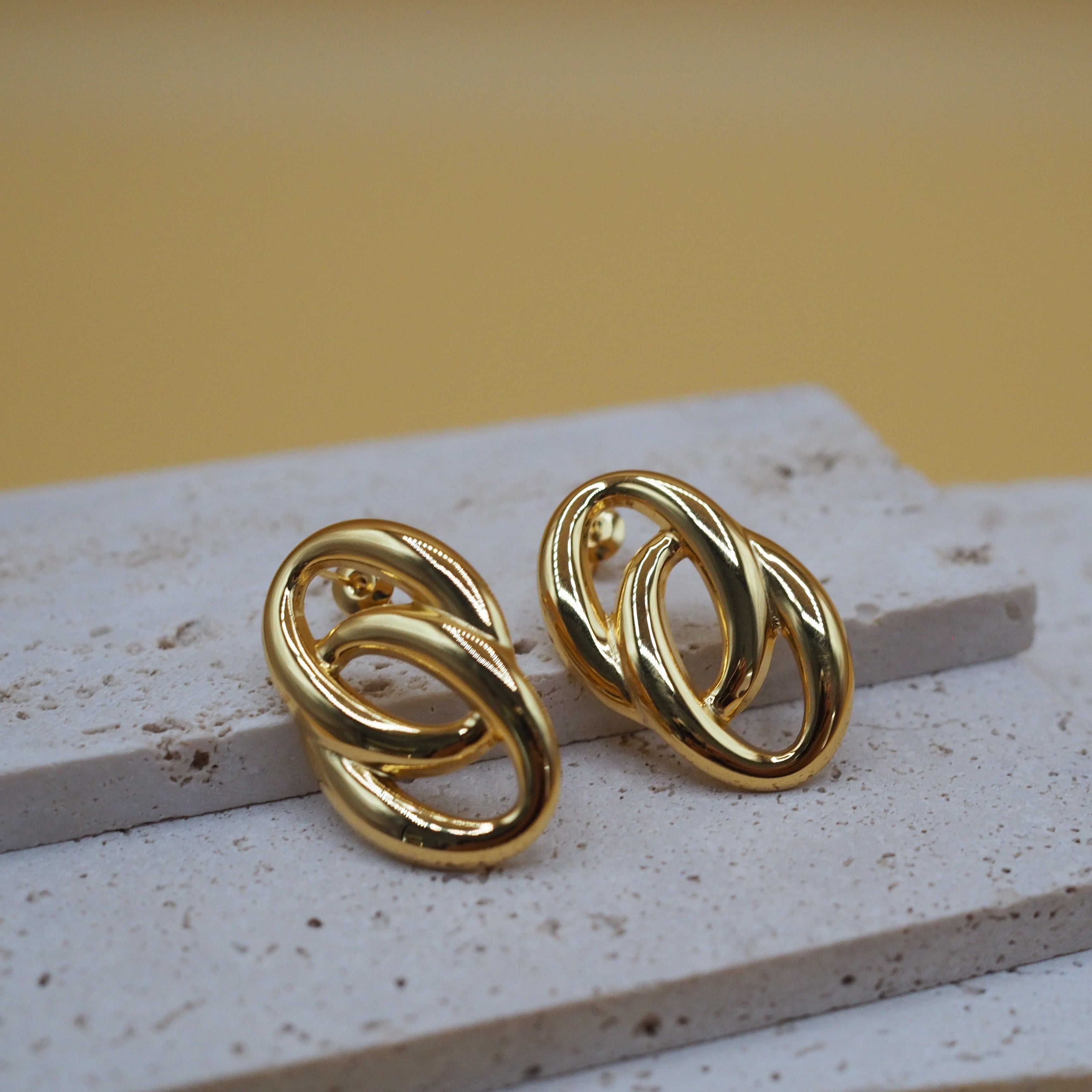 BEAU Oorbellen – 18K PVD Verguld