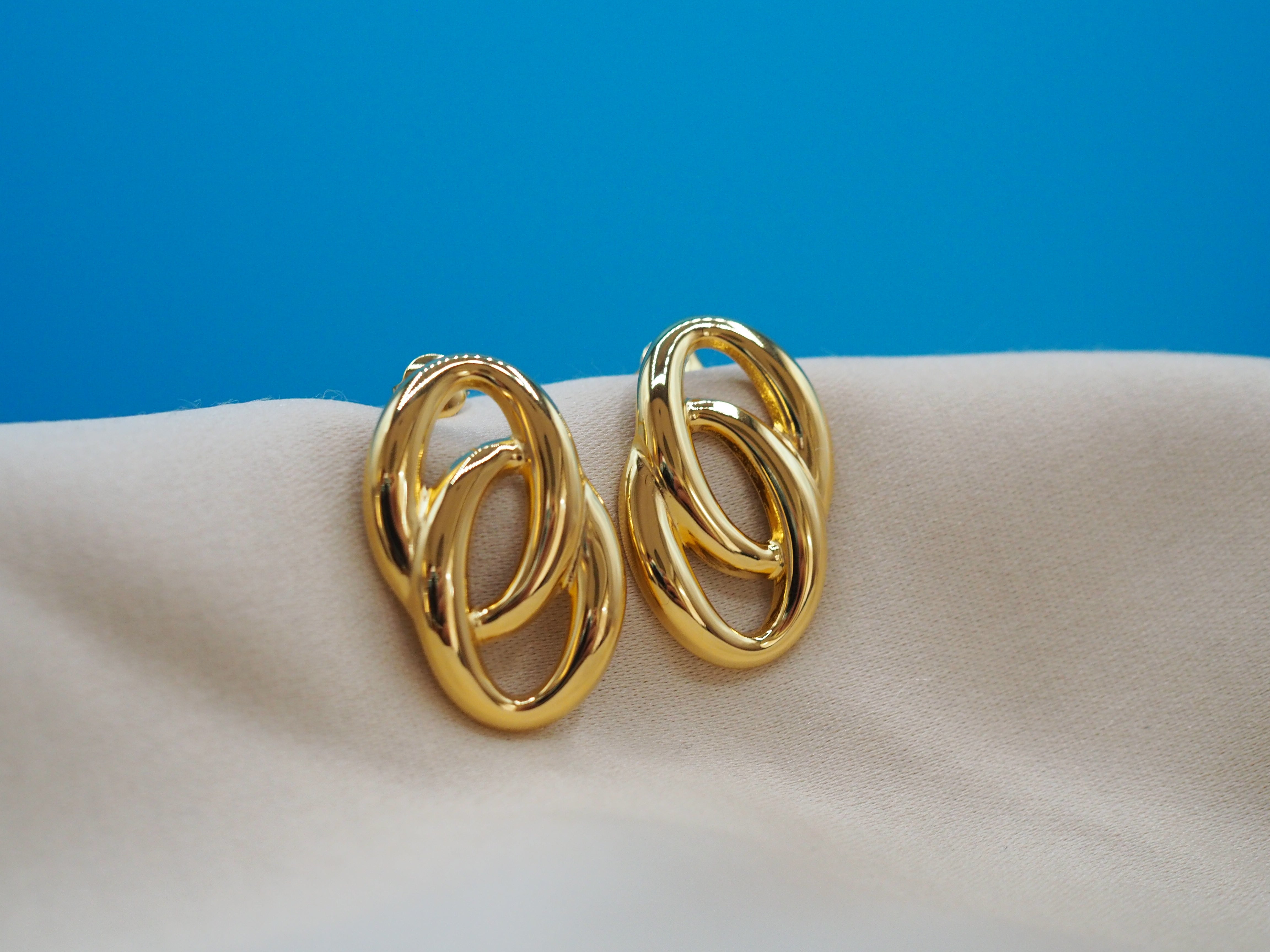 Statement hoops dames 18K PVD verguld – BEAU More Jewels