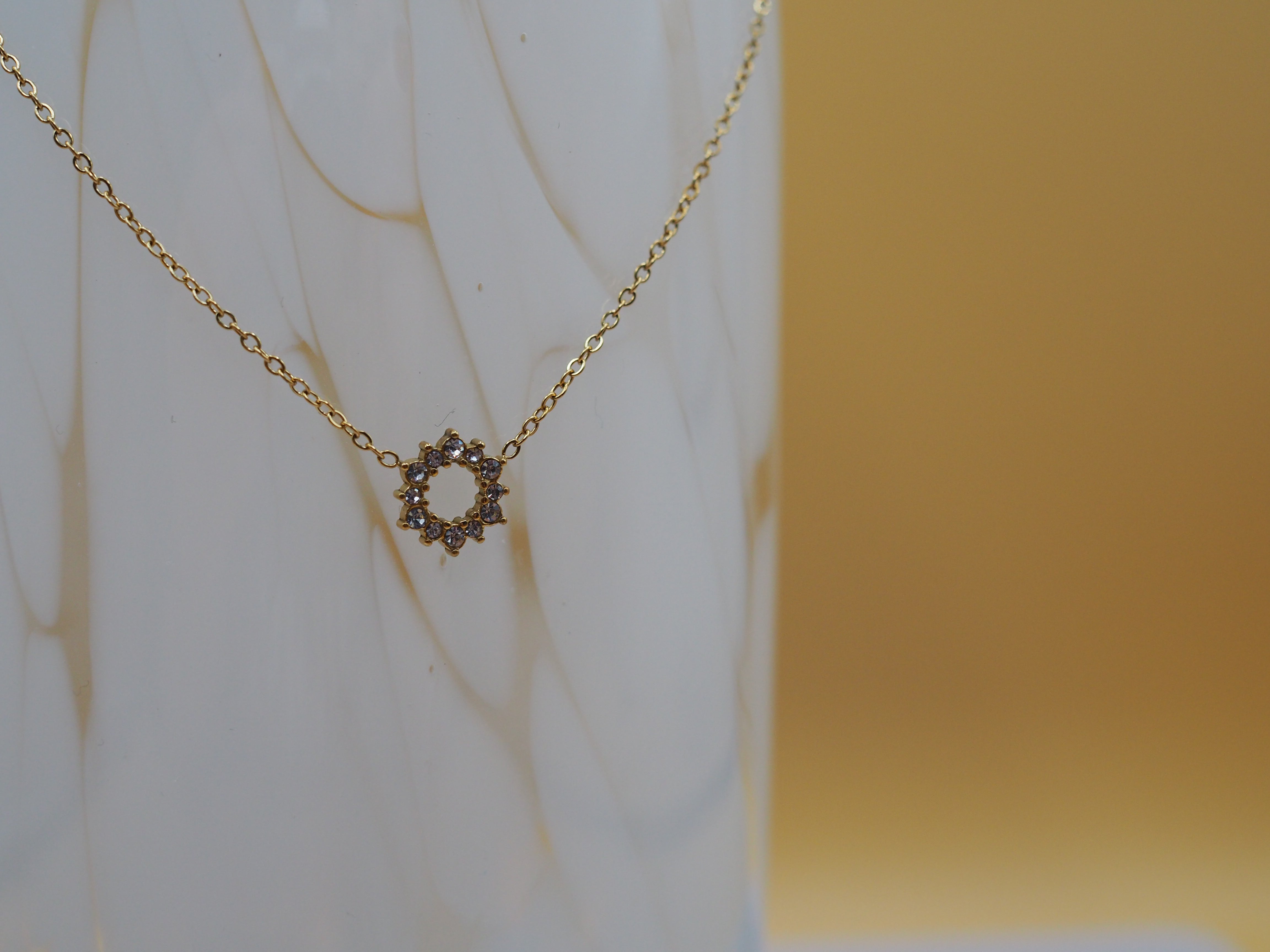 Gouden ketting dames met sterhanger 18K PVD verguld – GLORIA More Jewels